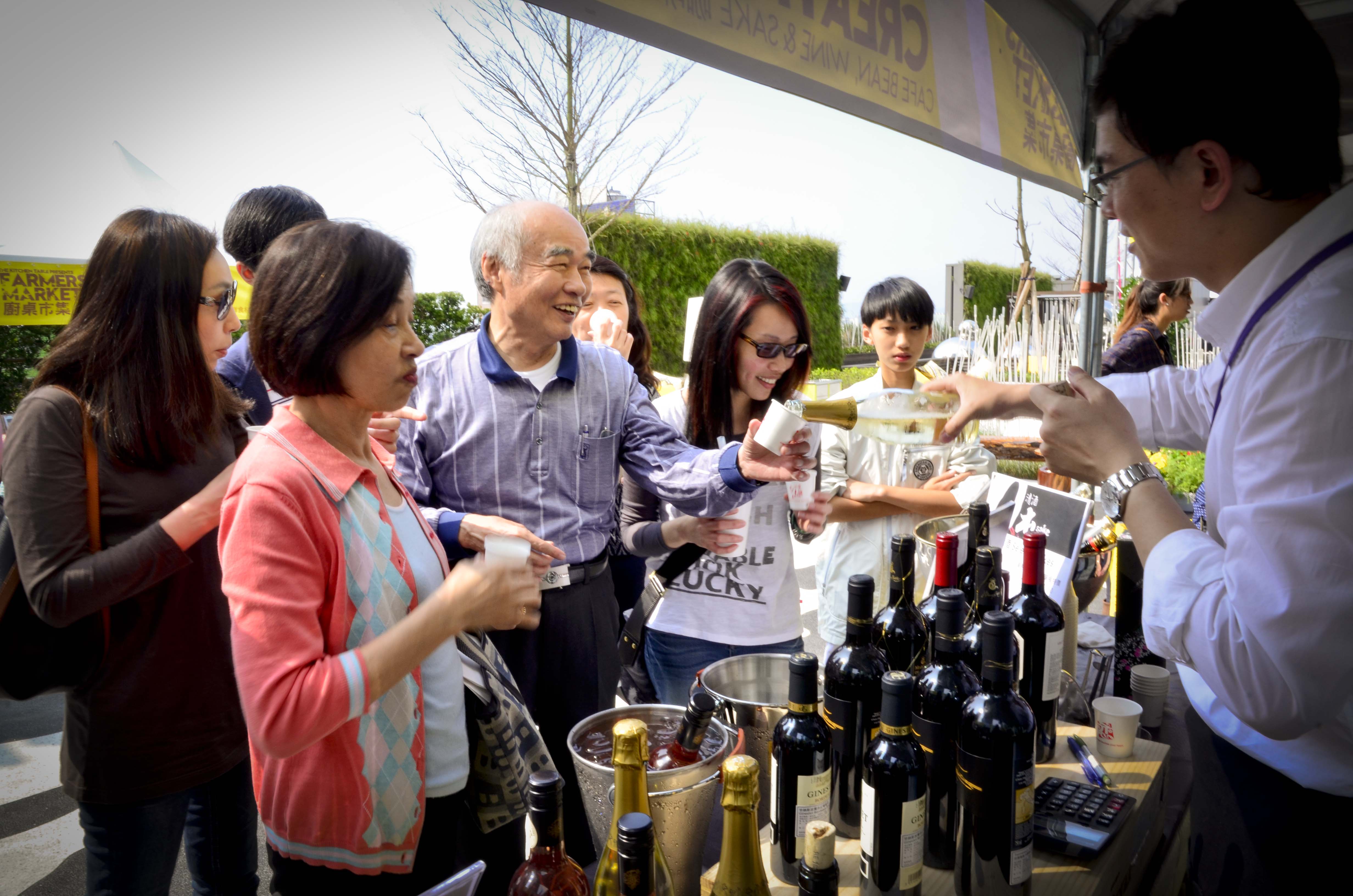 時序春分，到春暖花開的西餐廳戶外空中花園走走逛逛，